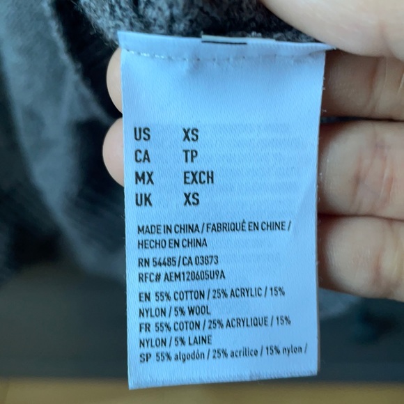 Hooded Sweater - Picture 5 of 6